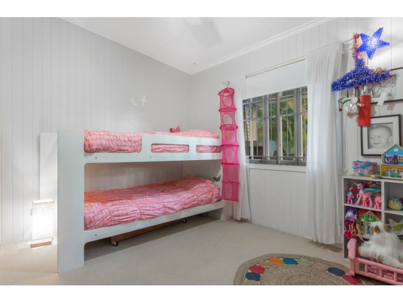 22 Dennis Street, Grange QLD 4051