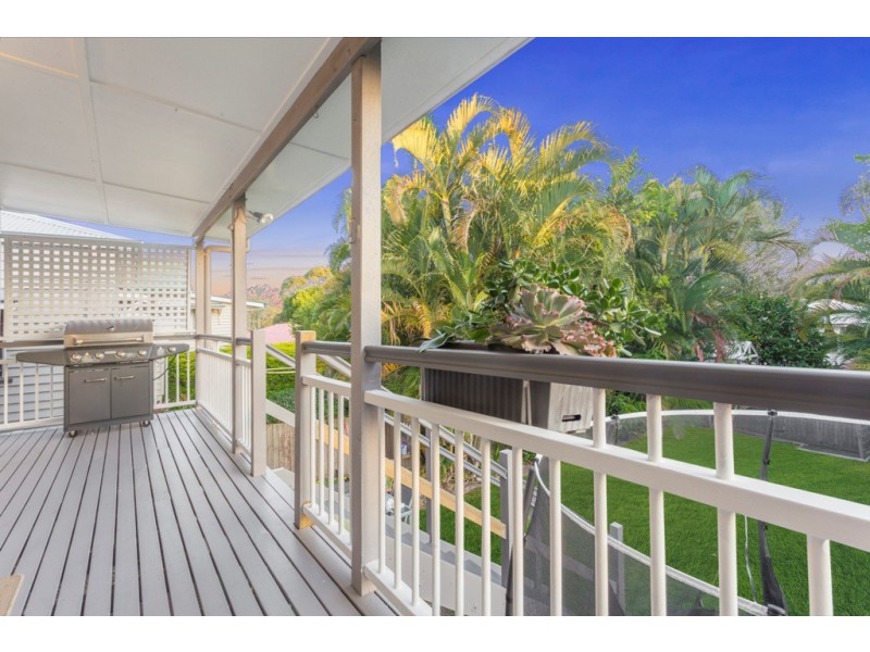 22 Dennis Street, Grange QLD 4051