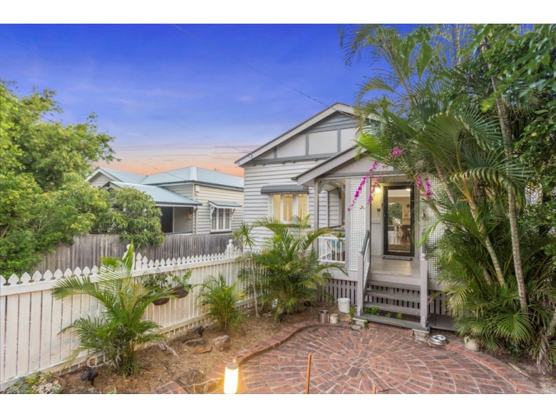 22 Dennis Street, Grange QLD 4051