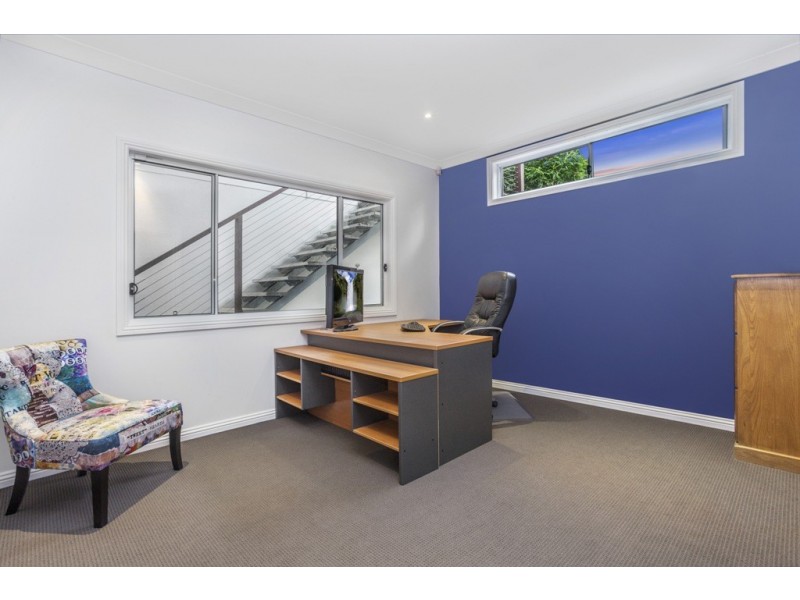 16 Greenway Street, Grange QLD 4051