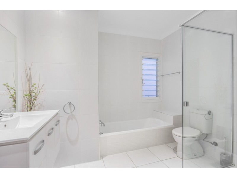 16 Greenway Street, Grange QLD 4051