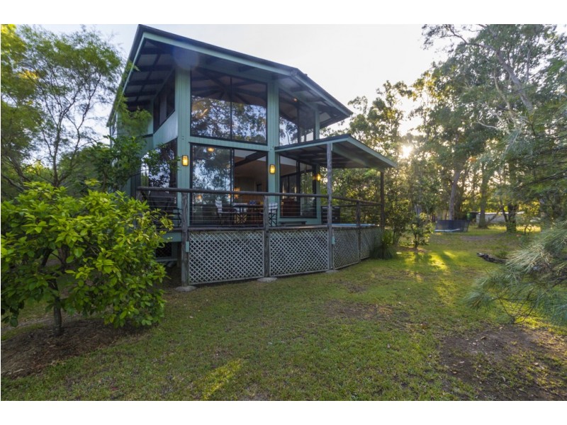 20 The Esplanade, Karragarra Island QLD 4184