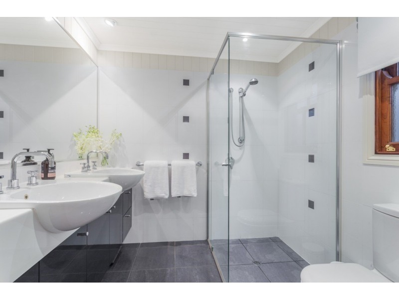 22 Evelyn Street, Grange QLD 4051