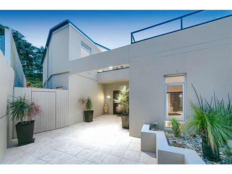 2 Langside Road, Hamilton QLD 4007