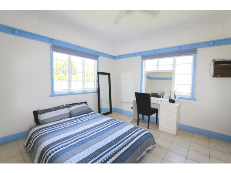 27 Tathra Street, Stafford QLD 4053