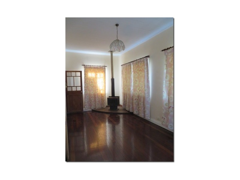 18 Rosemount Terrace, Windsor QLD 4030