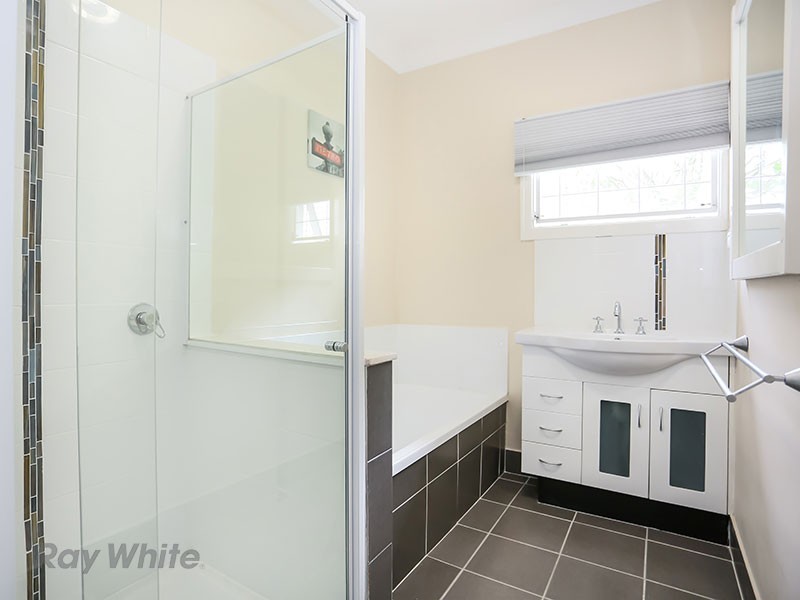 18 Rhodes Street, Stafford QLD 4053