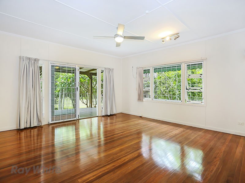 18 Rhodes Street, Stafford QLD 4053