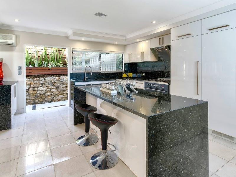 65 Lansdowne Street, Newmarket QLD 4051