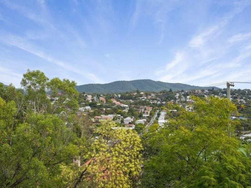 65 Lansdowne Street, Newmarket QLD 4051