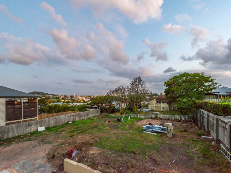 28 Newton Street, Grange QLD 4051