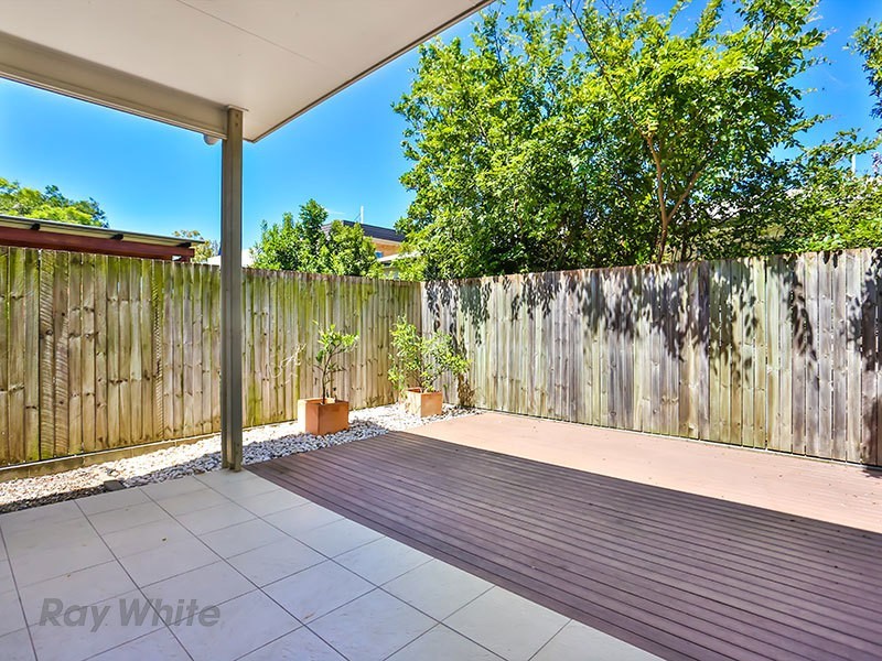 2/9 Bradley Avenue, Kedron QLD 4031