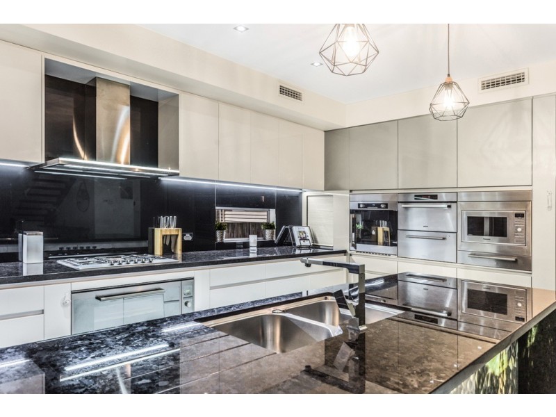 77 Jardine Street, Stafford QLD 4053