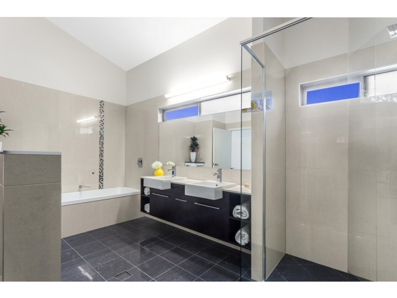 77 Jardine Street, Stafford QLD 4053