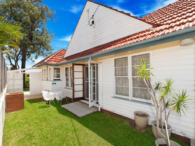 110 Hamilton Road, Wavell Heights QLD 4012