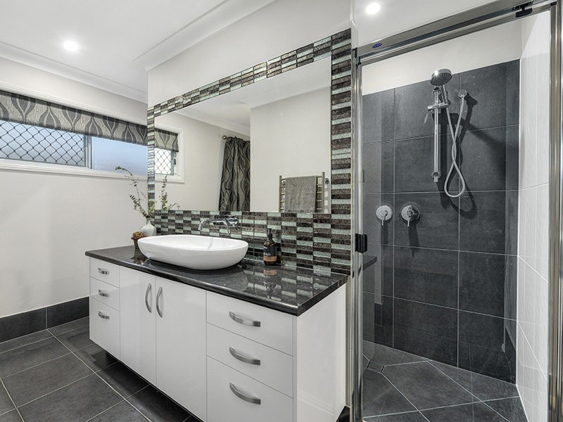 92 Eighth Avenue, Grange QLD 4051