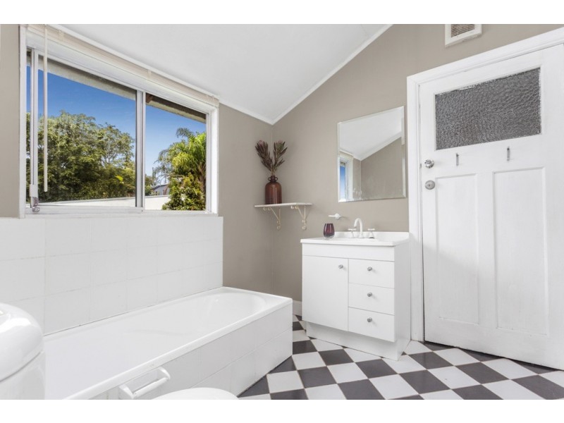 7 West Street, Highgate Hill QLD 4101