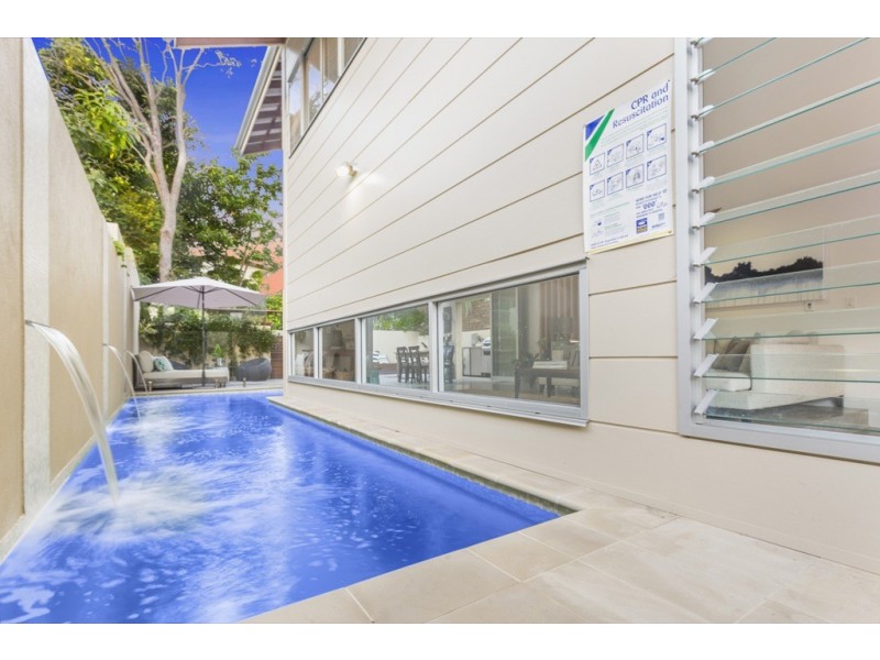 31 Crown Street, Bardon QLD 4065