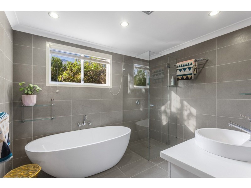 21 Maple Street, Wavell Heights QLD 4012