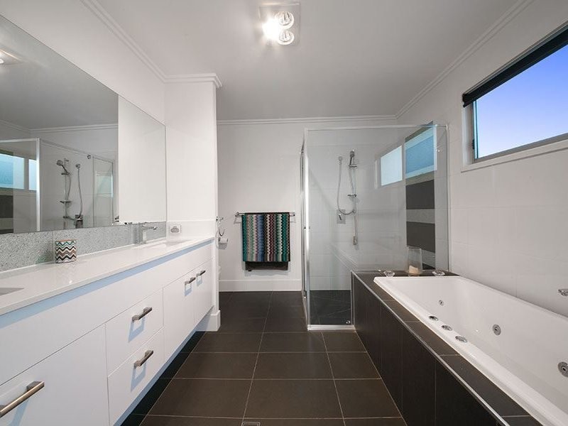 26 Ure Street, Hendra QLD 4011