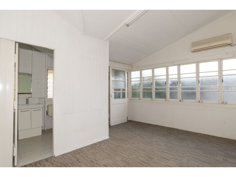 13 Cox Road, Windsor QLD 4030