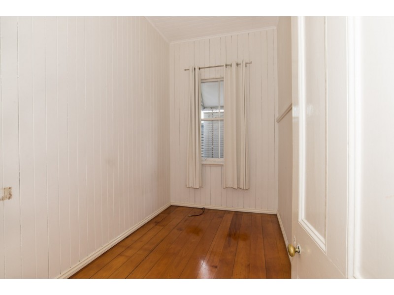 13 Cox Road, Windsor QLD 4030