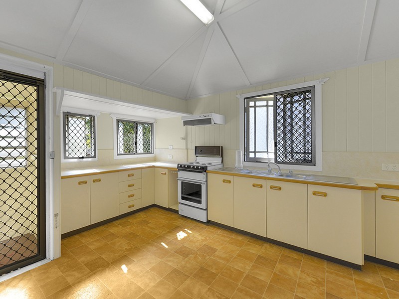 10 Badger Street, Newmarket QLD 4051