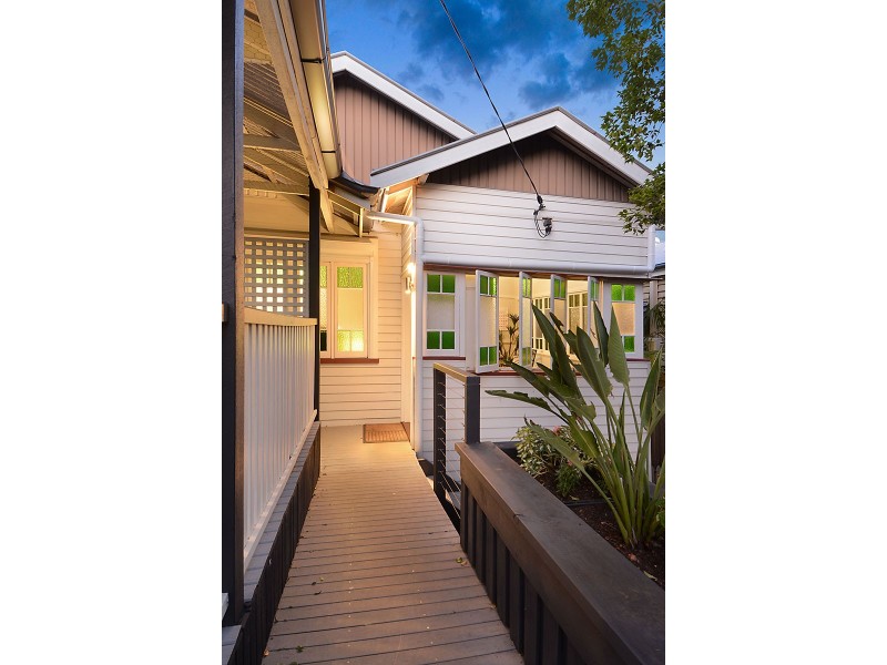 31 Tenth Avenue, Windsor QLD 4030