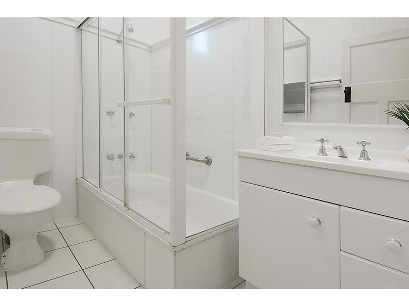 31 Tenth Avenue, Windsor QLD 4030