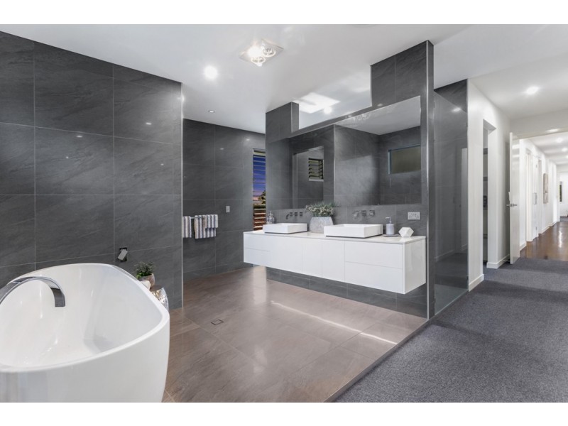 38 Hilda Street, Alderley QLD 4051