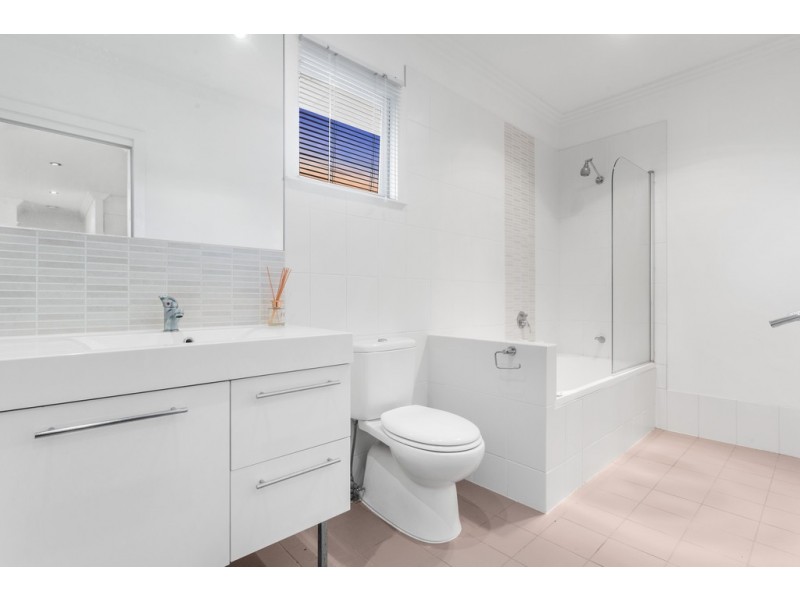 19 Basnett Street, Chermside West QLD 4032