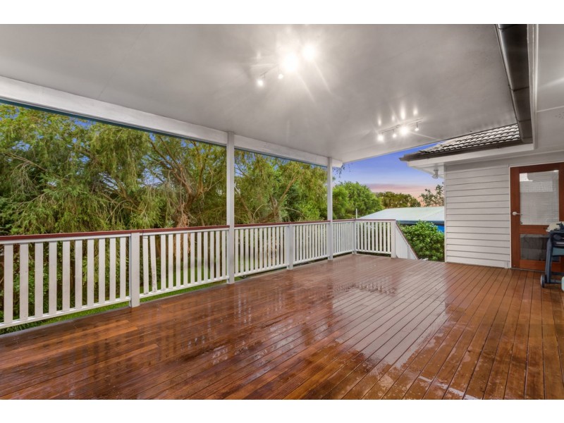 19 Basnett Street, Chermside West QLD 4032