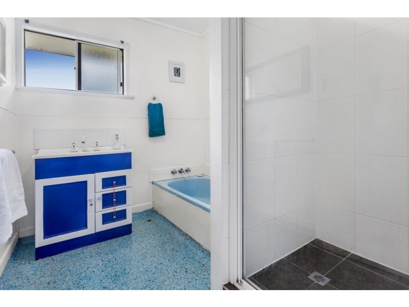 18 Gracemere Street, Newmarket QLD 4051