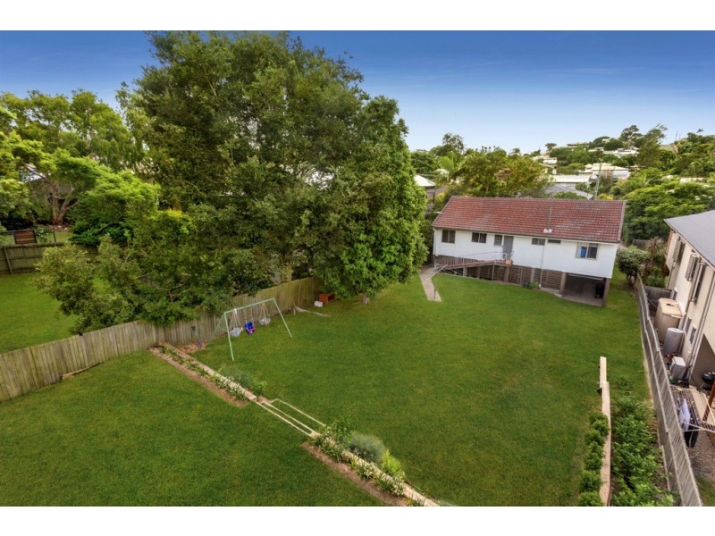 18 Gracemere Street, Newmarket QLD 4051