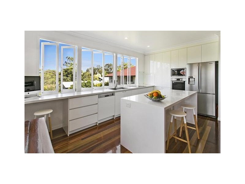 16 Strathfield Street, Tarragindi QLD 4121