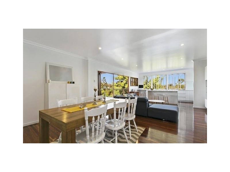 16 Strathfield Street, Tarragindi QLD 4121