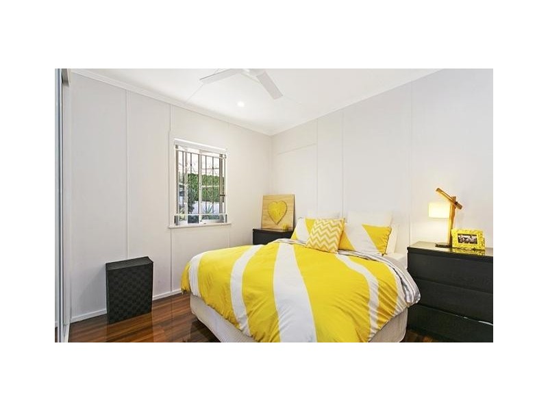 16 Strathfield Street, Tarragindi QLD 4121