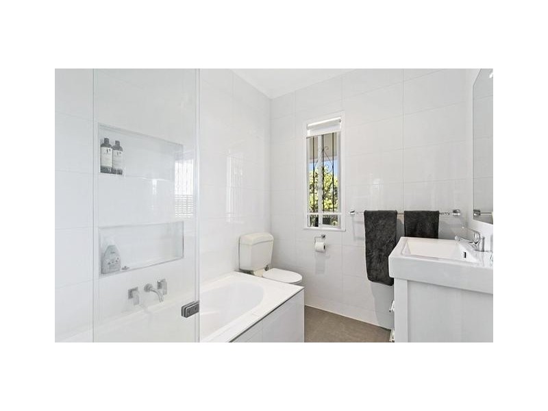 16 Strathfield Street, Tarragindi QLD 4121