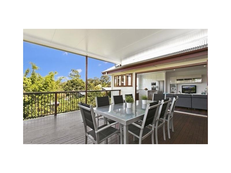 16 Strathfield Street, Tarragindi QLD 4121