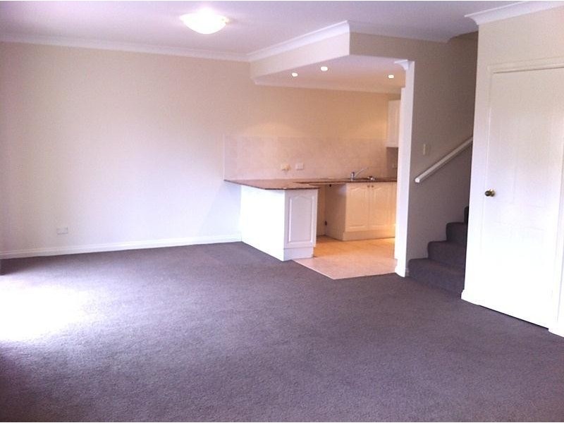 2/17 New Orleans Crescent, Maroubra NSW 2035