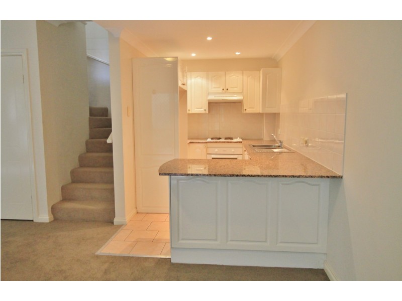 4/17 New Orleans Crescent, Maroubra NSW 2035