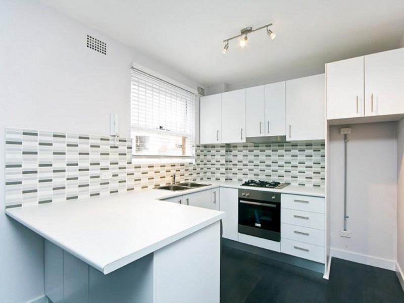 4 Maloney Street, Eastlakes NSW 2018