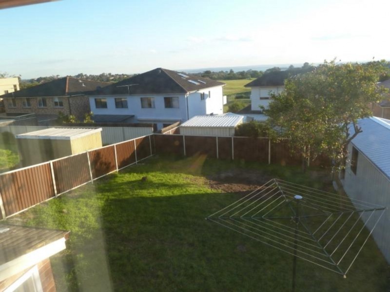 18 Lasseter Avenue, Chifley NSW 2036