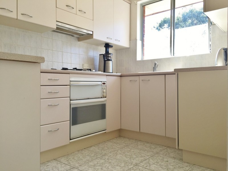 9/18 Barber Ave, Eastlakes NSW 2018