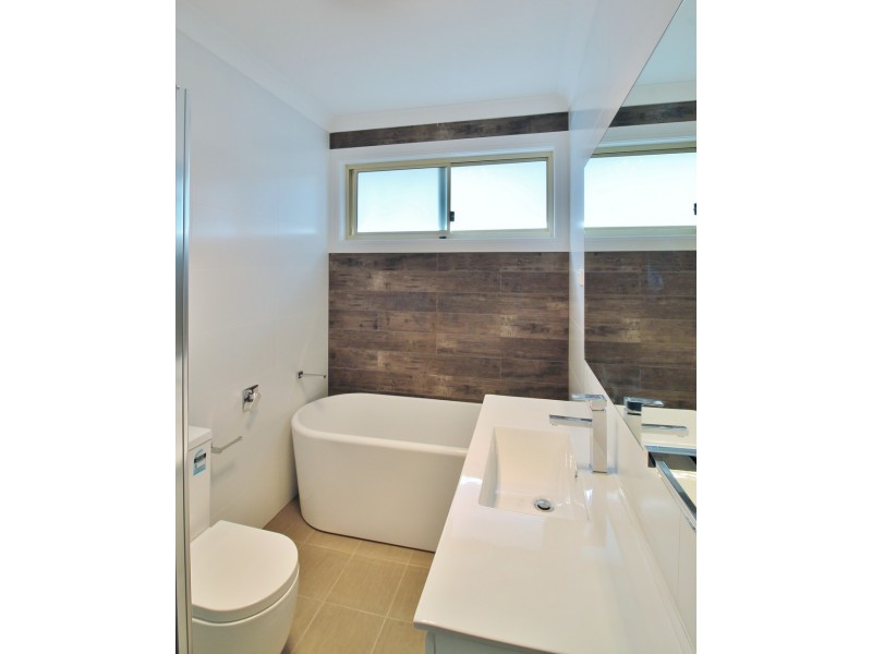 2 Meridian Street, Eastlakes NSW 2018