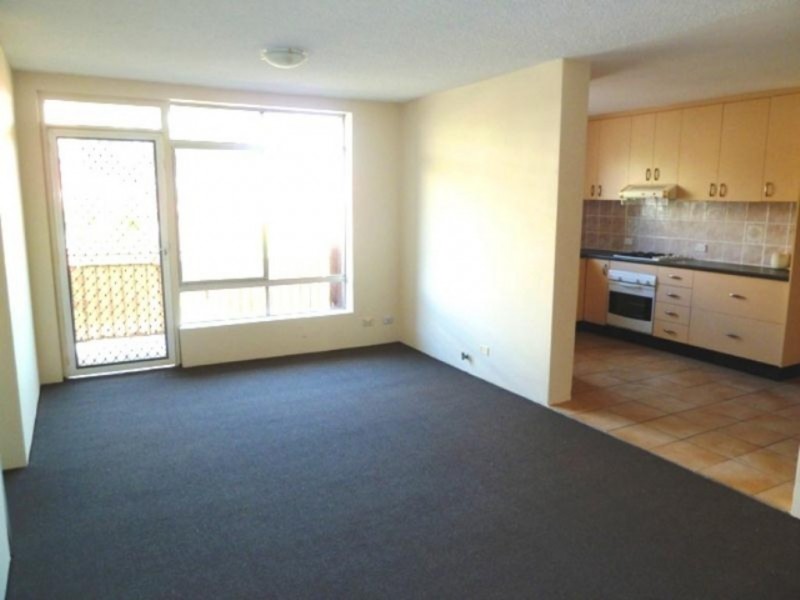 8/1 Mascot Drive, Eastlakes NSW 2018