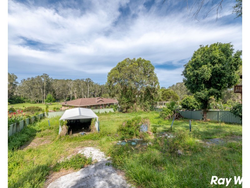 80 Seabreeze Parade, Green Point NSW 2428