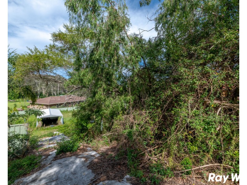 80 Seabreeze Parade, Green Point NSW 2428