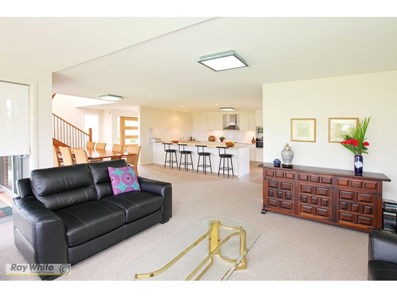 16 Torquay Circuit, Red Head NSW 2430