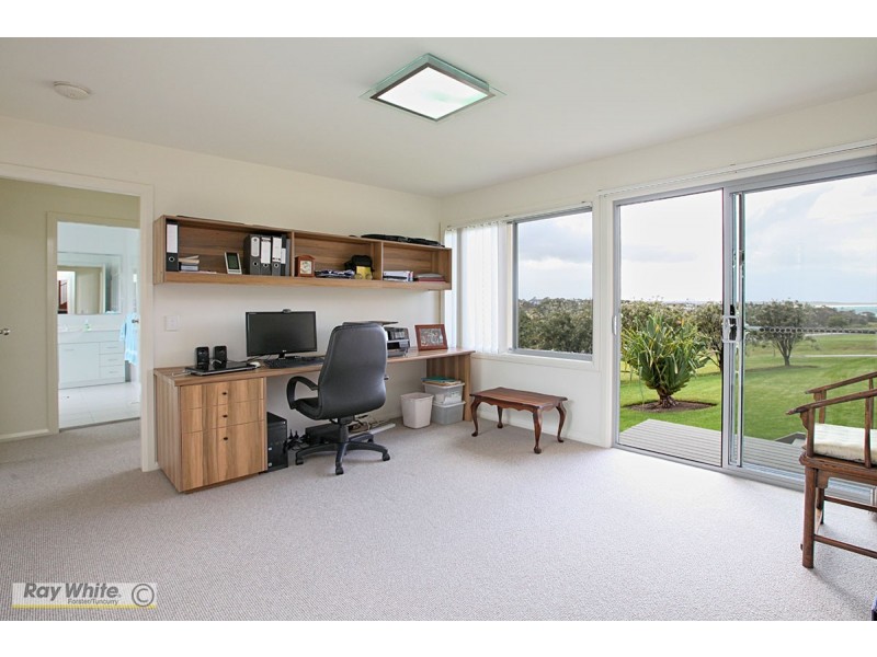 16 Torquay Circuit, Red Head NSW 2430